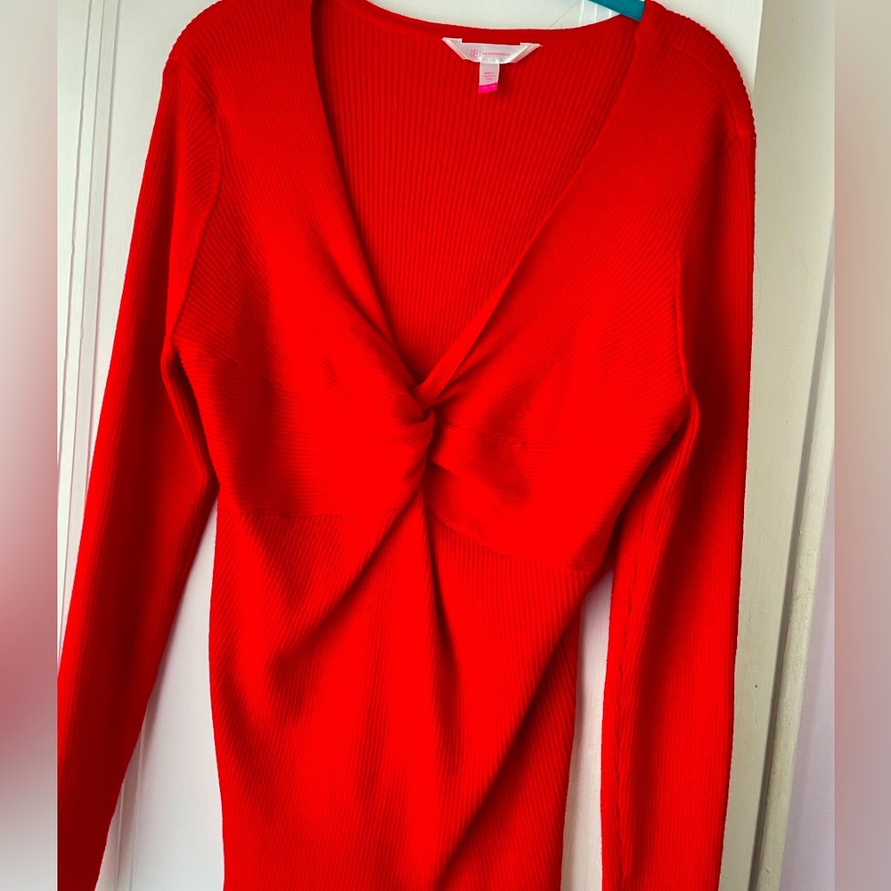 Beautiful red, never worn sweater. Boundaries Brand. Nothing fancy, nice look
